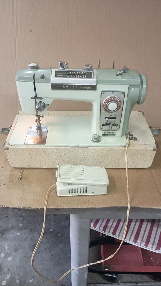 Brother Pacesetter Sewing Machine ZU2-B687