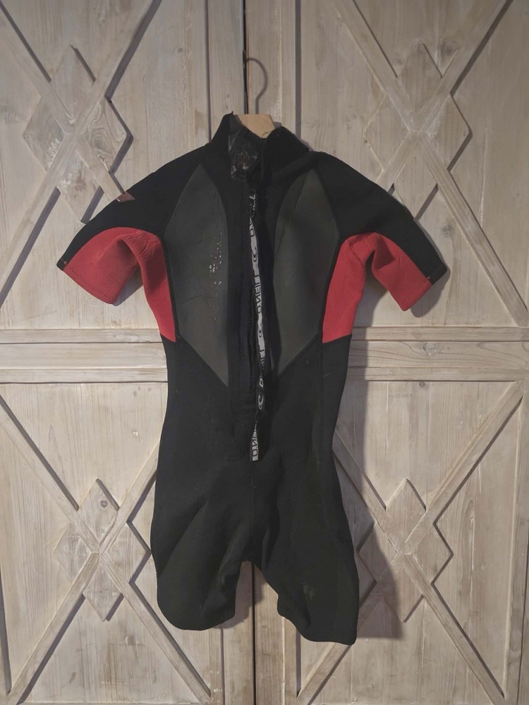Boys Oneil Wet Suit Size 10 Black and red