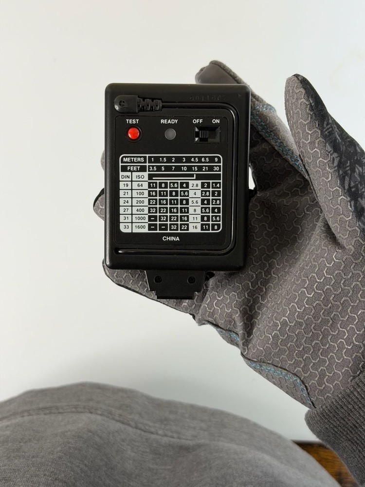 Vivitar 2000 Automatic Electronic Flash Unit