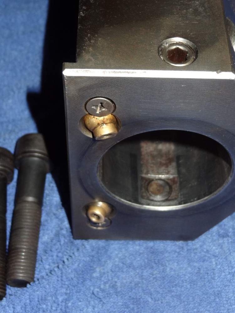 OKUMA LU45 2.500" BORING BAR HOLDER 105X70mm BOLT PATTERN