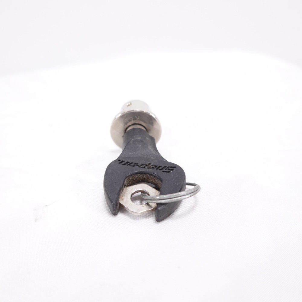 Snap On New Tool Box Lock Cylinder and Key #K657