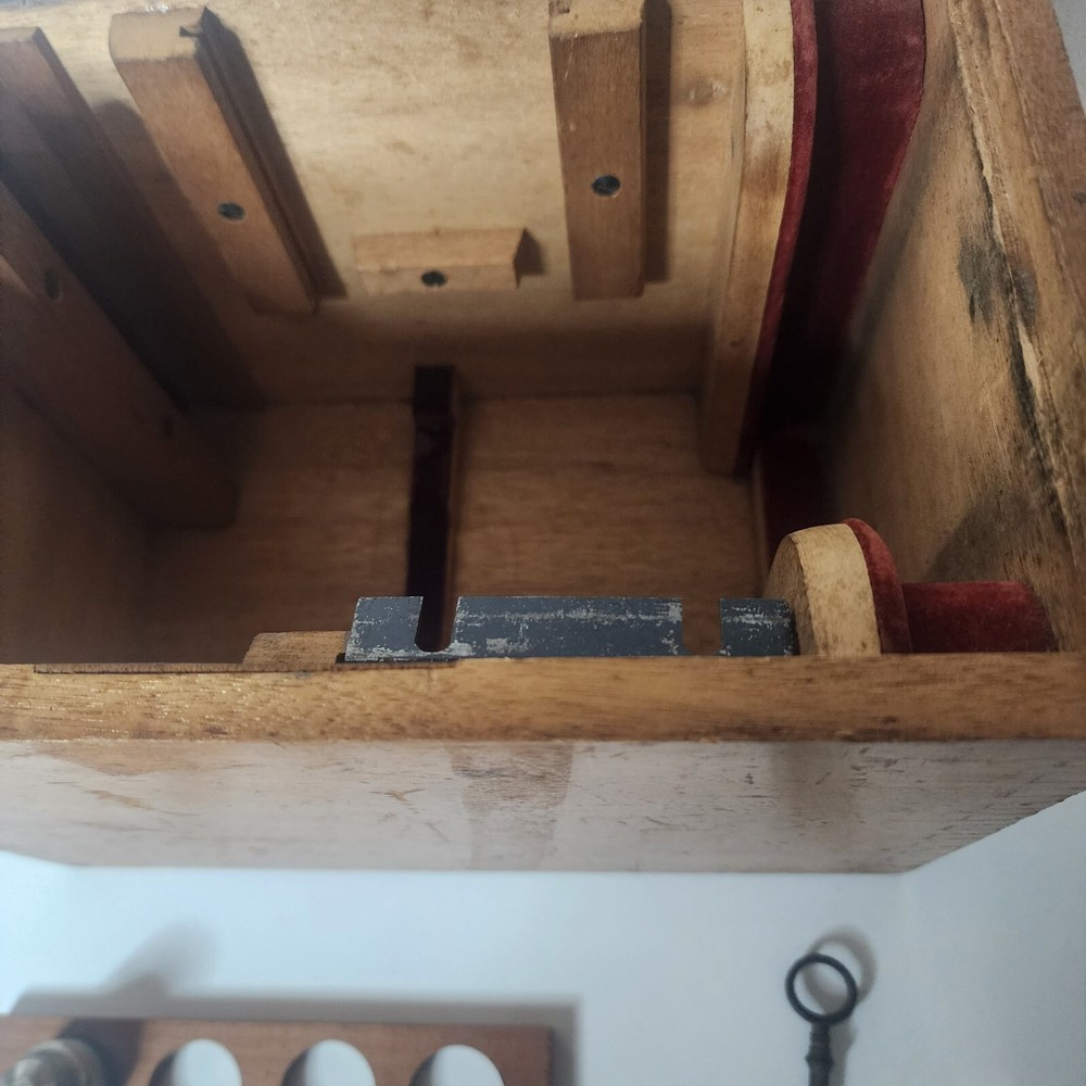 E LEITZ WETZLAR MICROSCOPE OBJECTIVE INSPECTION VIEWING STAND BASE HOLDER CASE