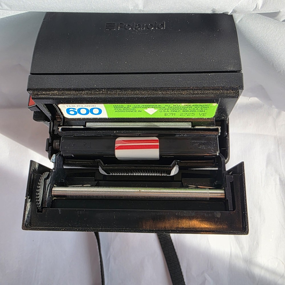 Vintage Polaroid 660 Sun Autofocus Instant Camera Untested With Strap