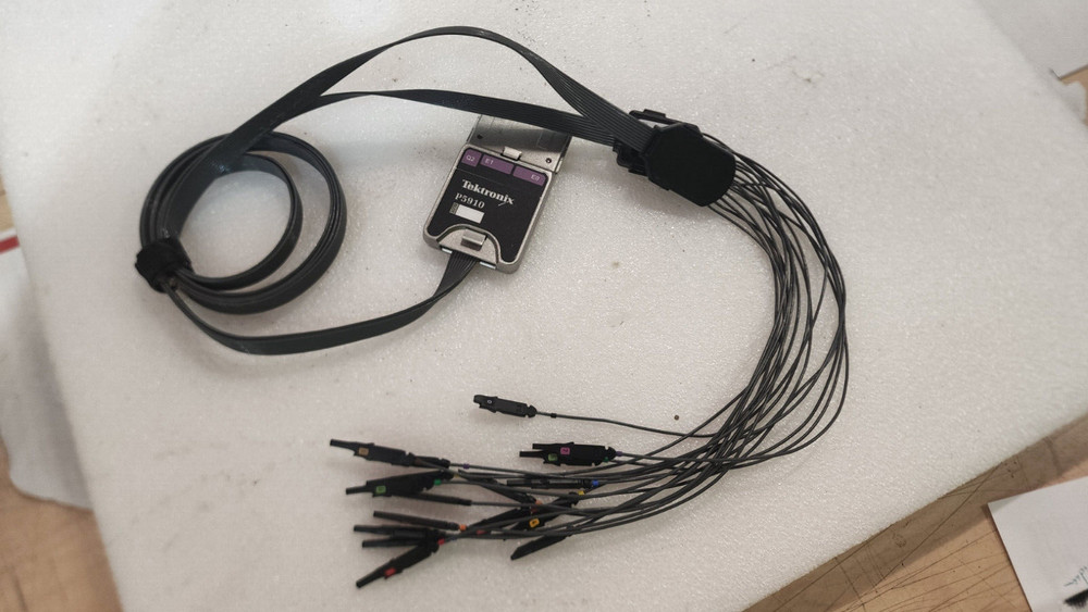 Tektronix P5910 Logic Analyzer Probe READ!