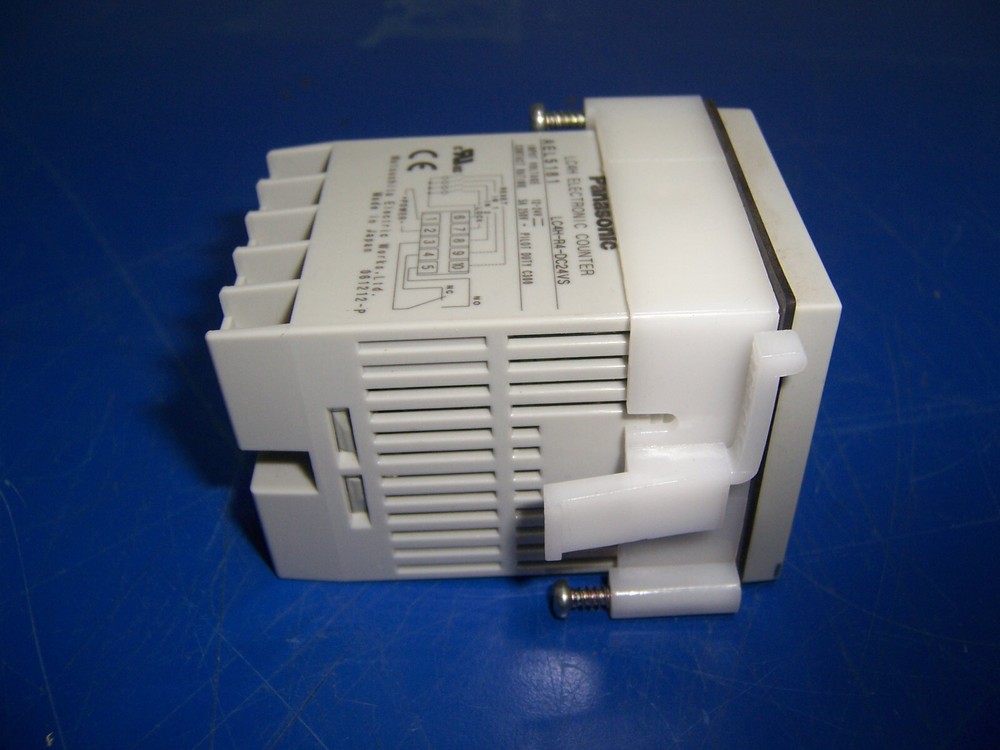 13665 Panasonic LC4H-R4-DC24VS counter
