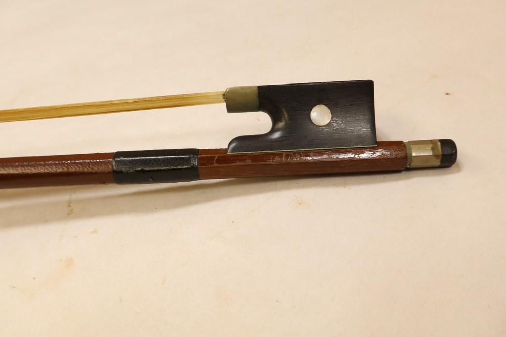 BAUSCH VIOLIN BOW 29"