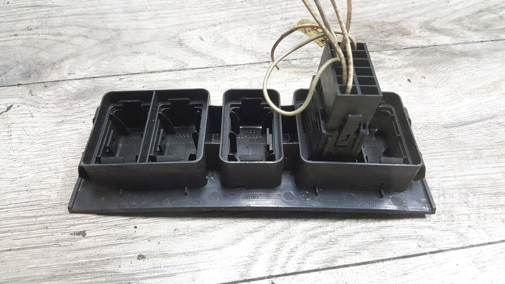 VOLVO SWITCH PANEL 3175616