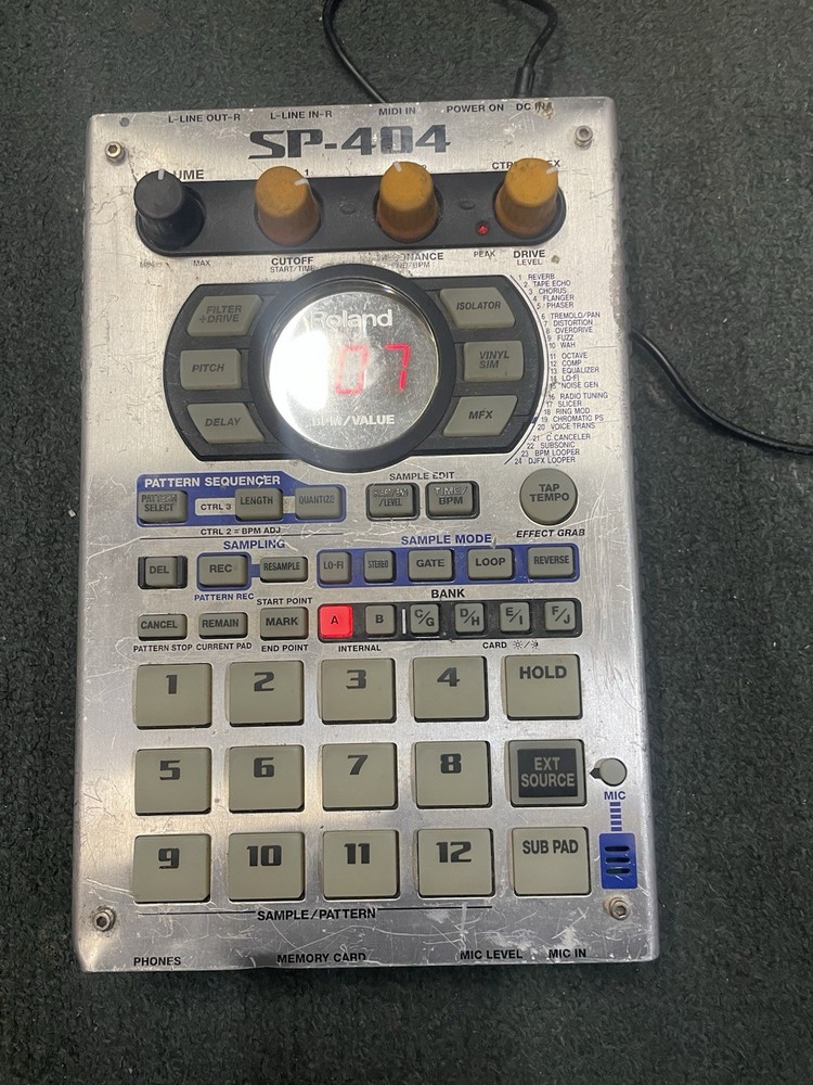 Roland SP-404 Portable Power Sampler Linear Wave Sampler Unit ~Used~