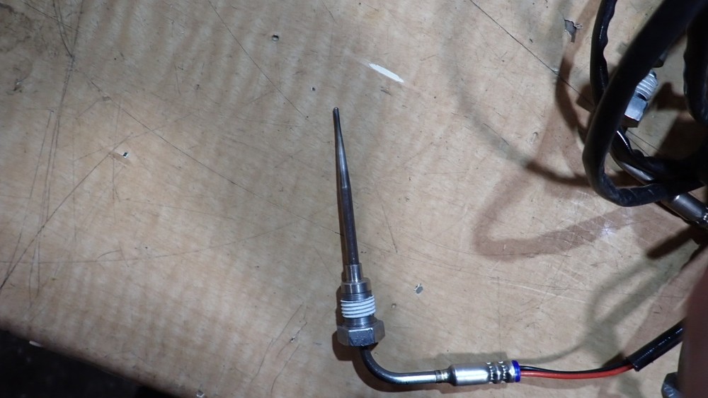 John Deere Diesel Engine Temperature Sensor RE566739 OEM! NEW!