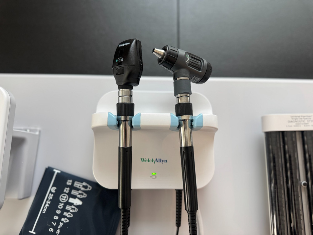 Welch Allyn 777 Diagnostic Wall System – Complete Setup, Tested & Patient Ready