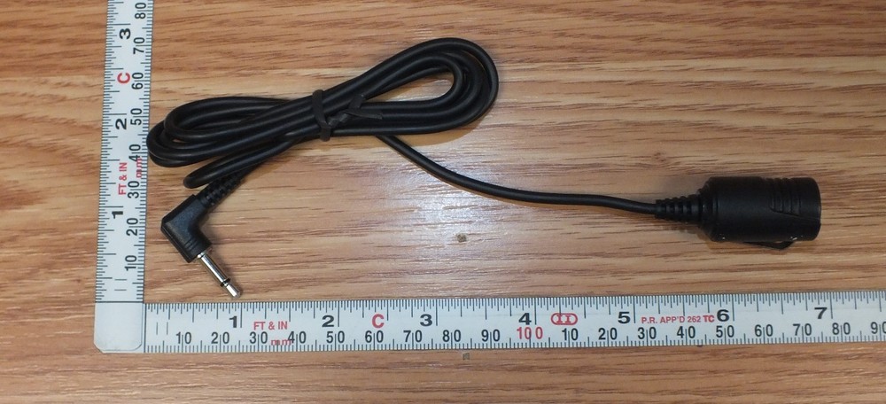 Unbranded Solid Black Microphone With 3.5mm Male Plug In **READ**