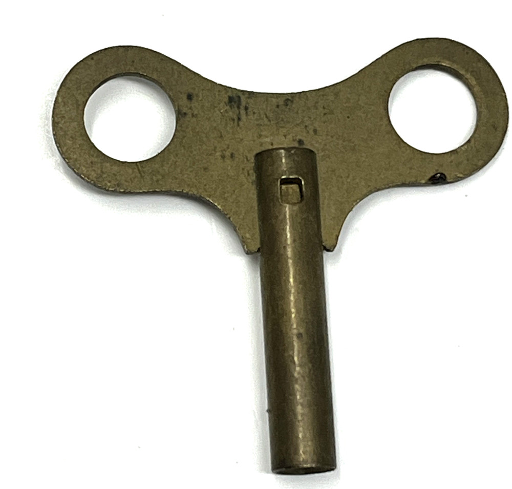 Vintage Brass Clock Key, #4, 3.2mm. (CM4-8657)