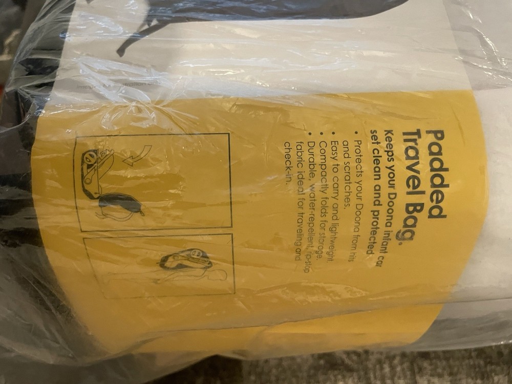 DOONA PADDED TRAVEL BAG