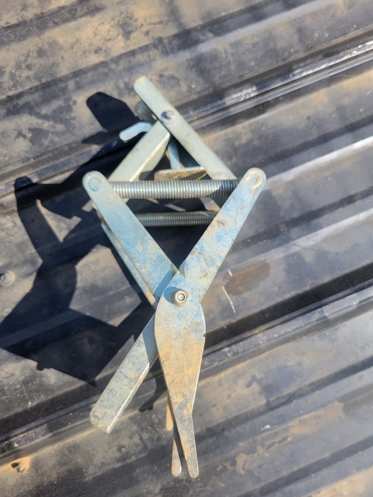 Used Easy Step On Mole Scissor Trap