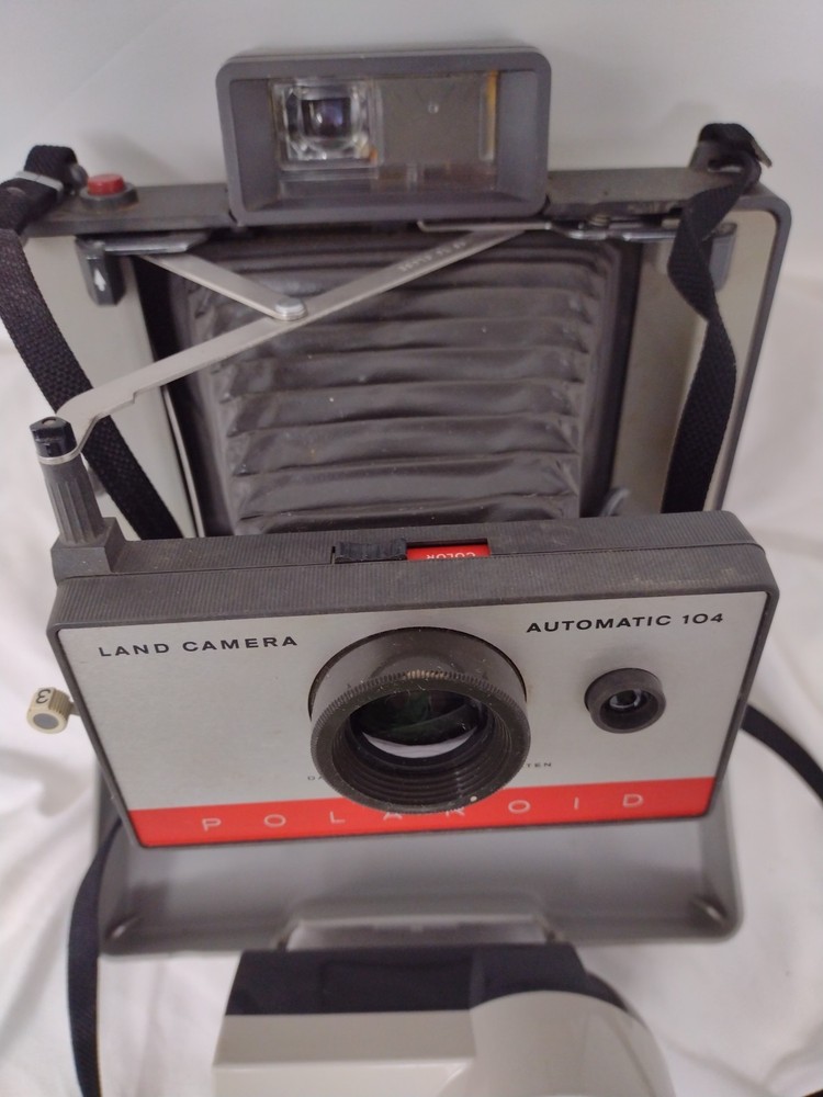 Polaroid 105 Land Camera w/ Wink-Light Flash Model 252 Vintage Untested