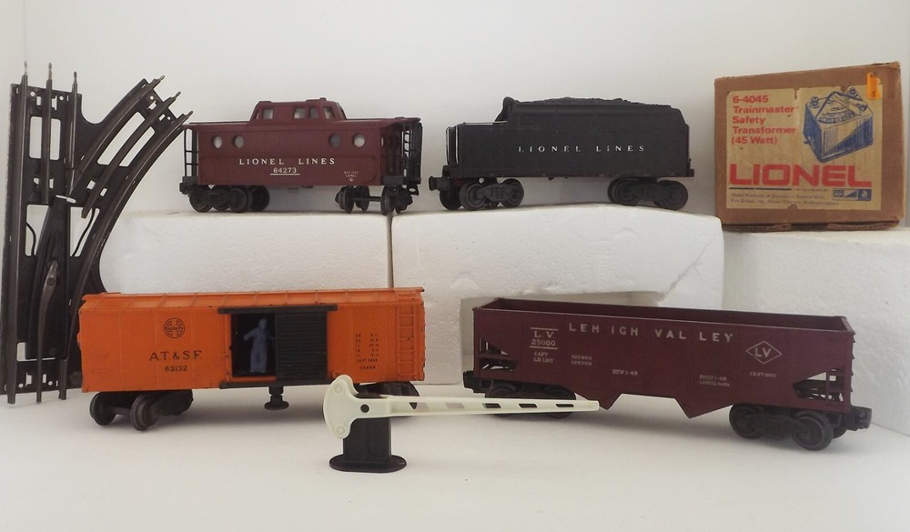 Vintage Lionel Trains & Trainmaster -
