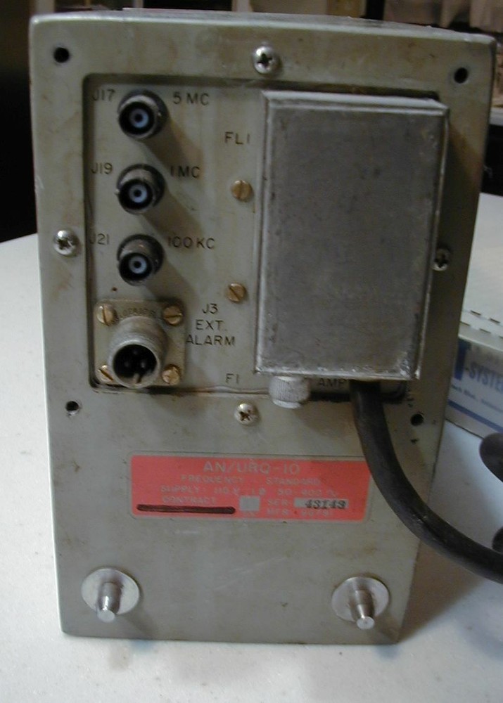 Vintage AN/URQ-10 Precision NAVY Frequency Standard