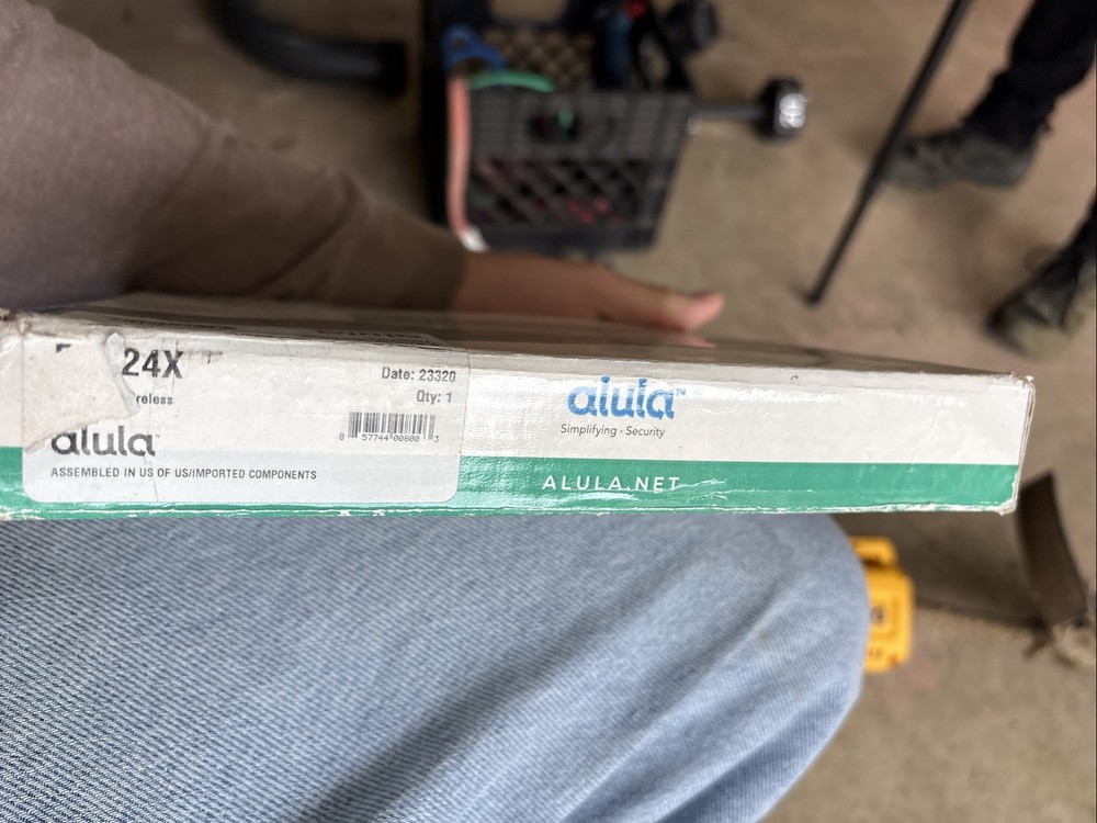 Alula RE524X Wireless Translator - White