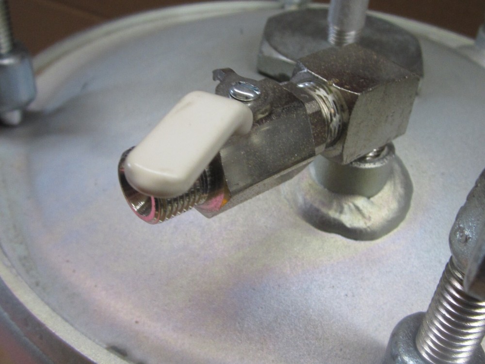 BINKS 83G PRESSURE POT