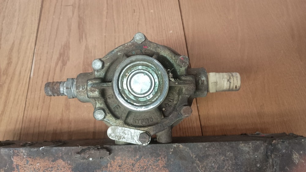 Roller Pump CastIron 7700 Hypro CF 20 With Bracket
