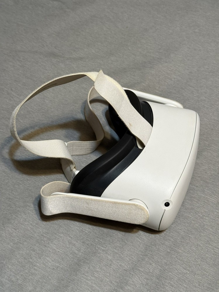 Meta Oculus Quest 2 VR 256GB Headset + Controllers Tested White