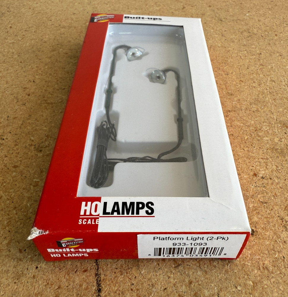 Walthers Cornerstone Built Ups HO Platform Lights 2 Pack - 933-1093