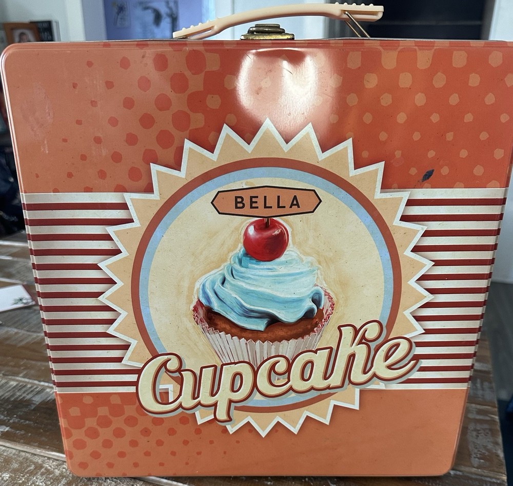 Bella Cupcake Maker Tim Box Retro Vintage Lunchbox Retro
