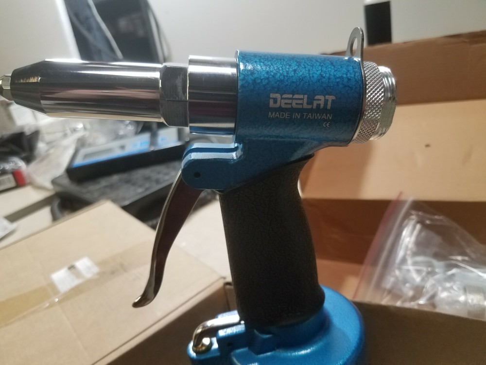 DeeLat Air Rivet Tool Not sure on model or size