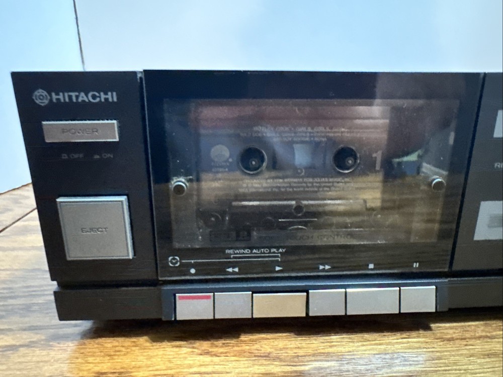 Hitachi - D-E4 Cassette Deck -tested Cleaned Belts Replaced.