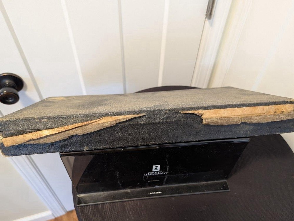 Vintage Gallant Chess Set In Folding Board Case