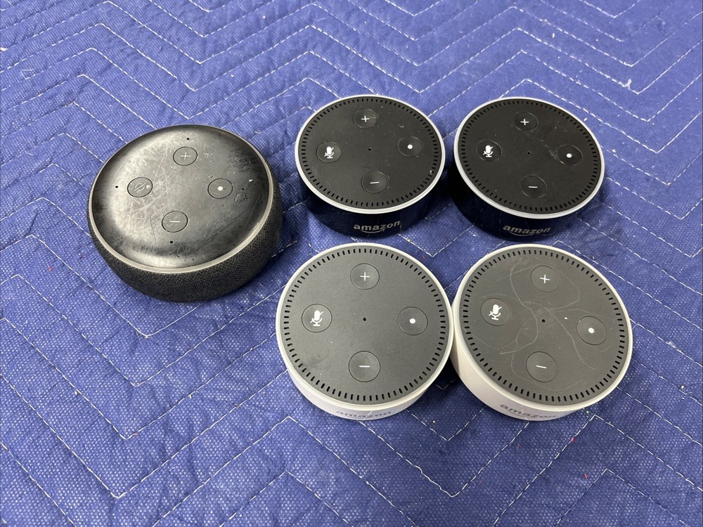 5 Amazon Echo Dots (NOT TESTED NO POWER CORDS)