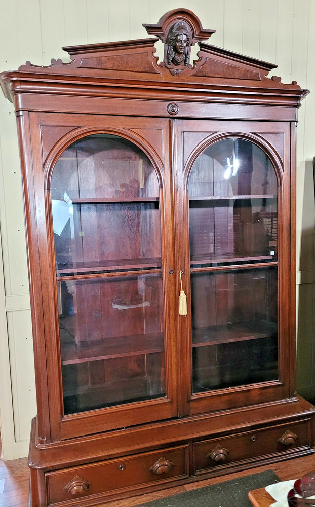 ANTIQUE AMERICAN WALNUT VICTORIAN 2 DOOR BOOKCASE