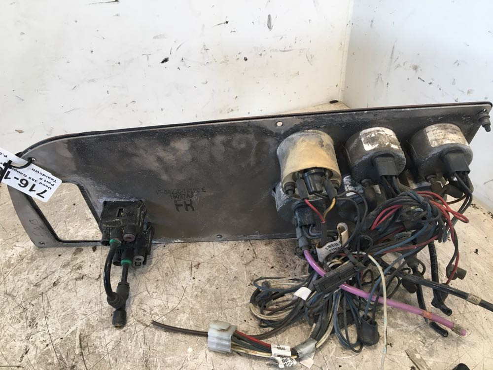 Peterbilt 385 Gauge Panel (716-10155)