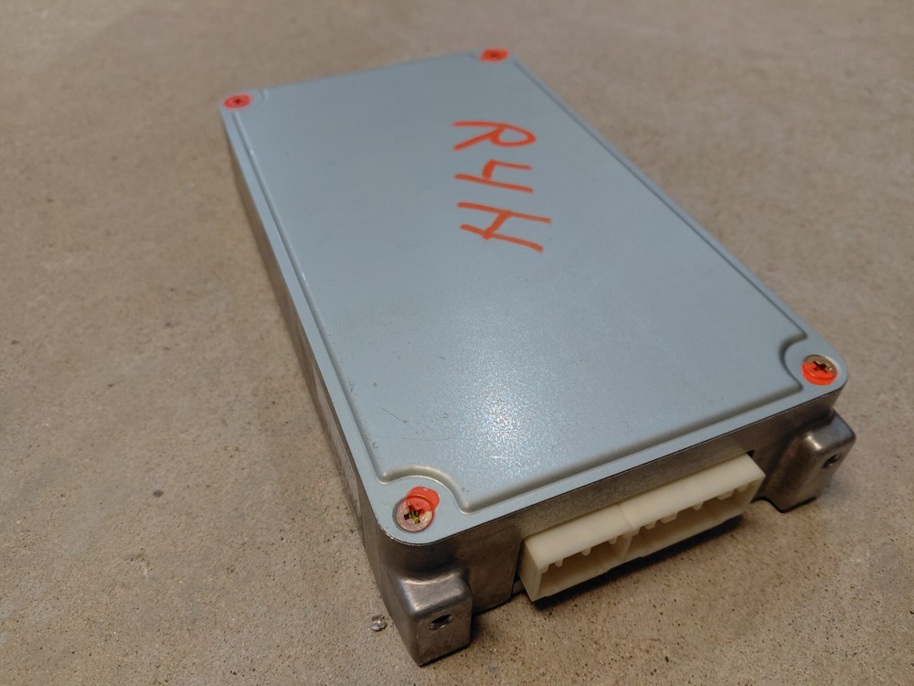 2001 TOYOTA PRIUS HYBRID BATTERY VOLTAGE SENSOR MODULE 89890-47030