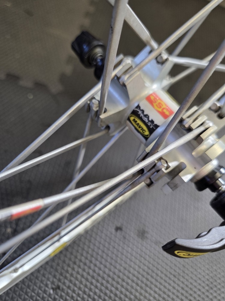 Silver 26” Mavic CrossMax SL SSC F100mm/R135mm QR Tubeless Disc Wheelset W Tires