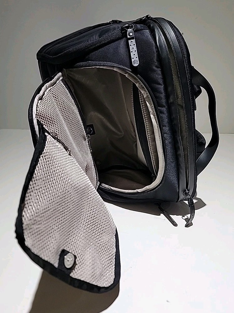 STM dux 30L 17" Versatile Tech Backpack - Black
