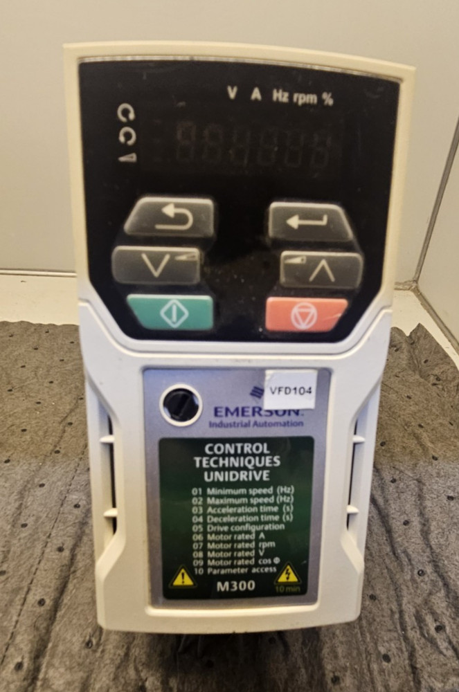 Emerson M300-012 00017 A    CONTROL TECHNIQUES UNIDRIVE