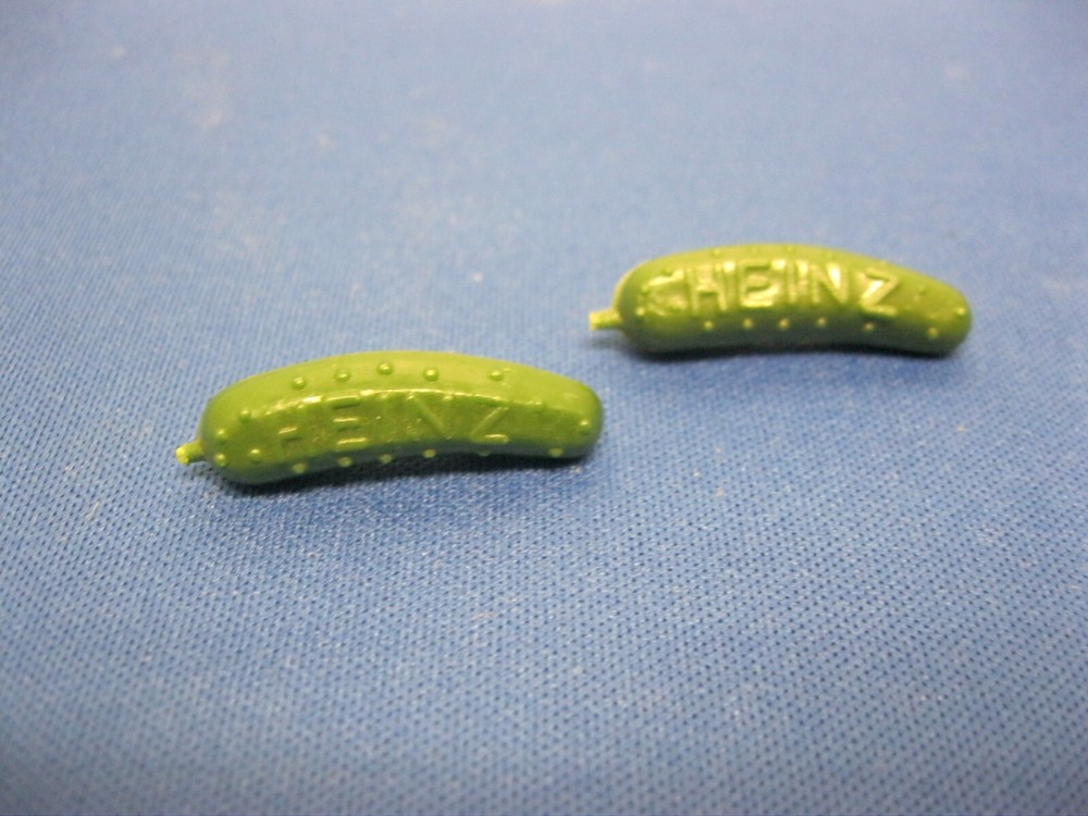 Vintage Heinz Pickles Cucumbers Green Plastic Lapel Hat Pins