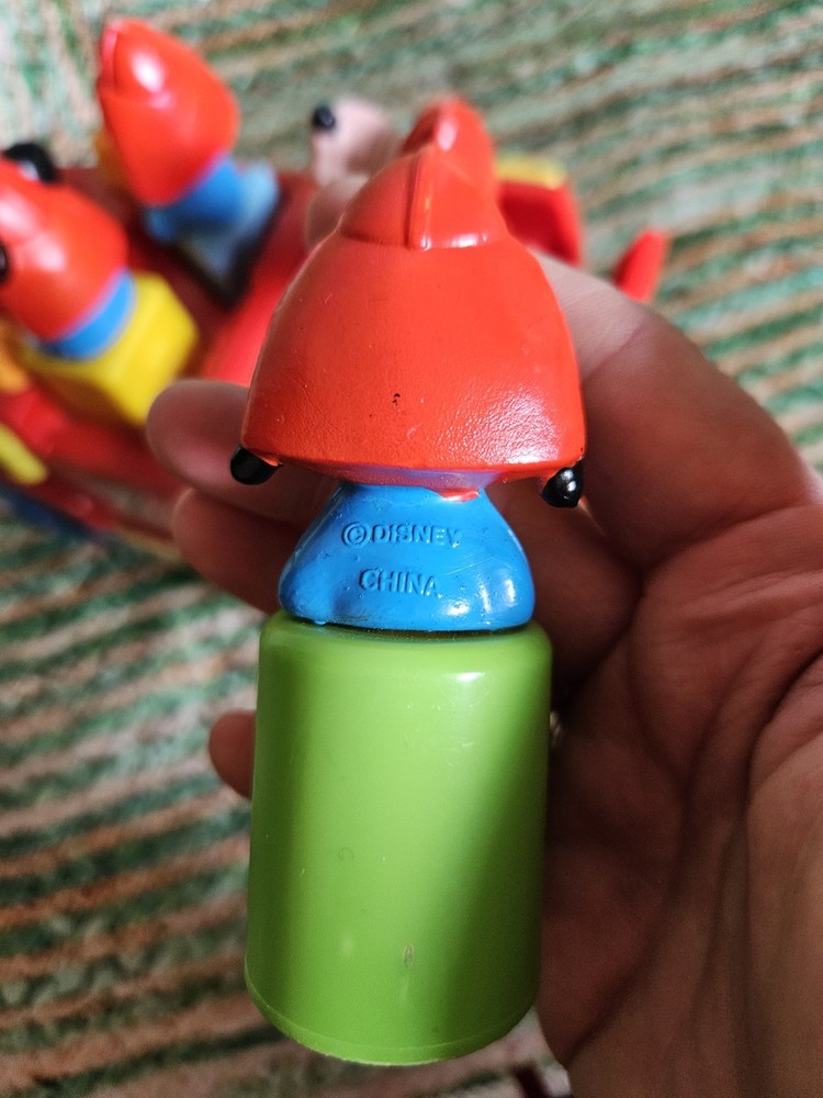 🐞Vintage Disney Fire Engine With Mickey Mouse And Friends Characters🐞