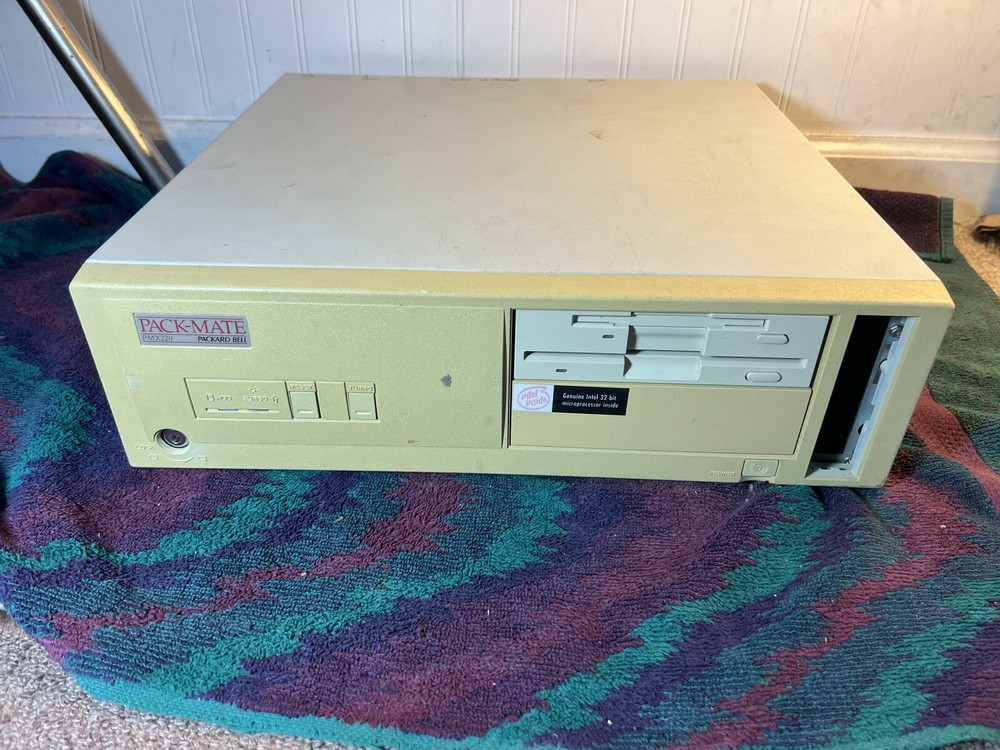 Vintage Packard Bell PB400 Pack-Mate PMX220 Desktop Computer