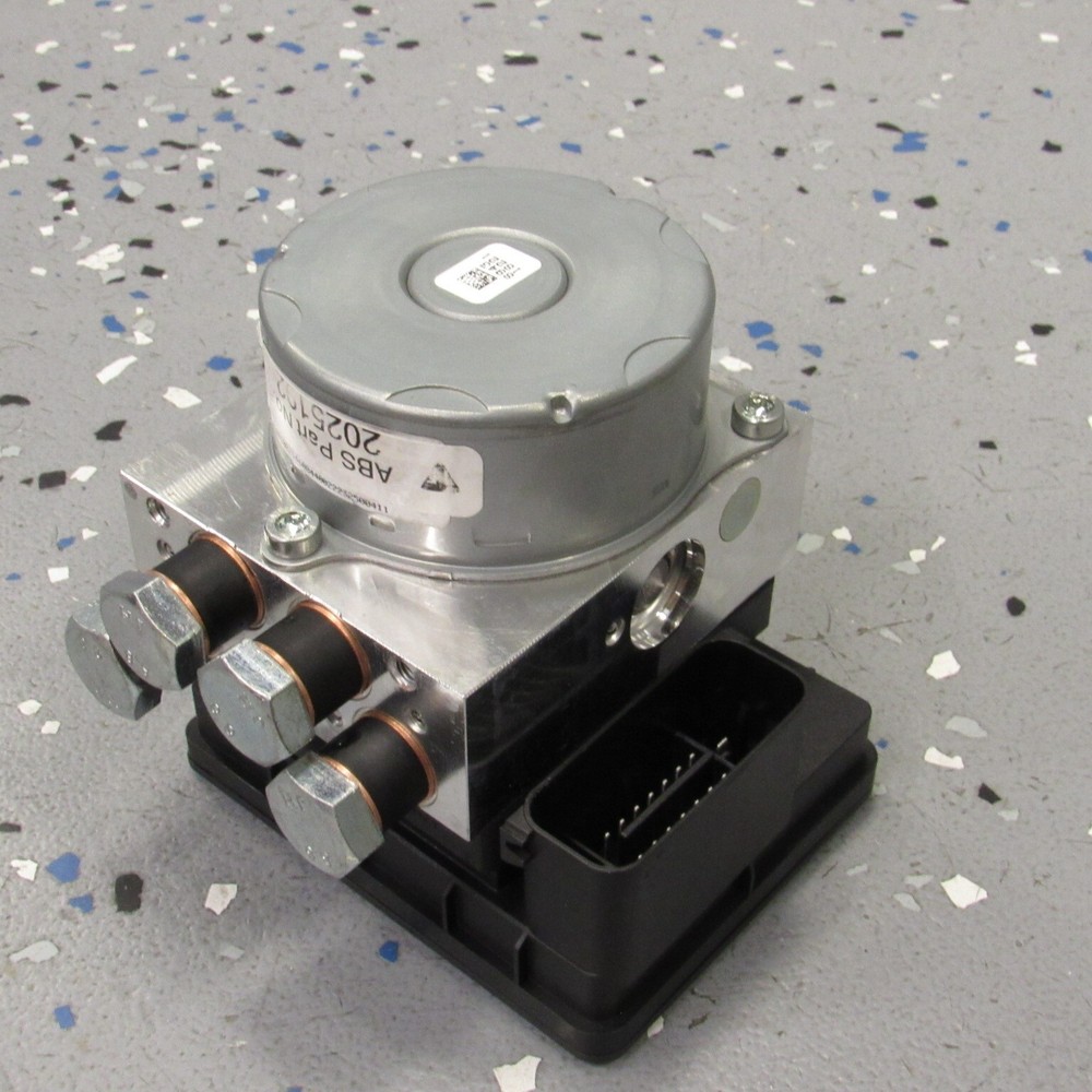 ABS Pump / Modulator / Control Unit *NICE! ~ Triumph Speed Triple 1200RR 1200RS