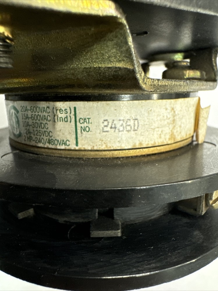 Electro Switch Electroswitch 2436D Breaker Control Rotary Momentary 1 Position