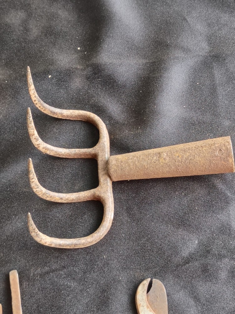 Antique Tools And Trunk 45 Items!!!!Inside !!
