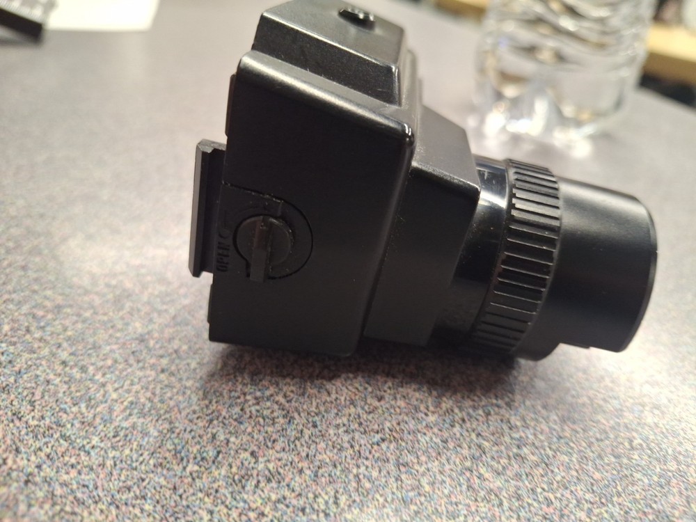 Nikon AS-8 Flash Adapter for SB-16 S. Excellent