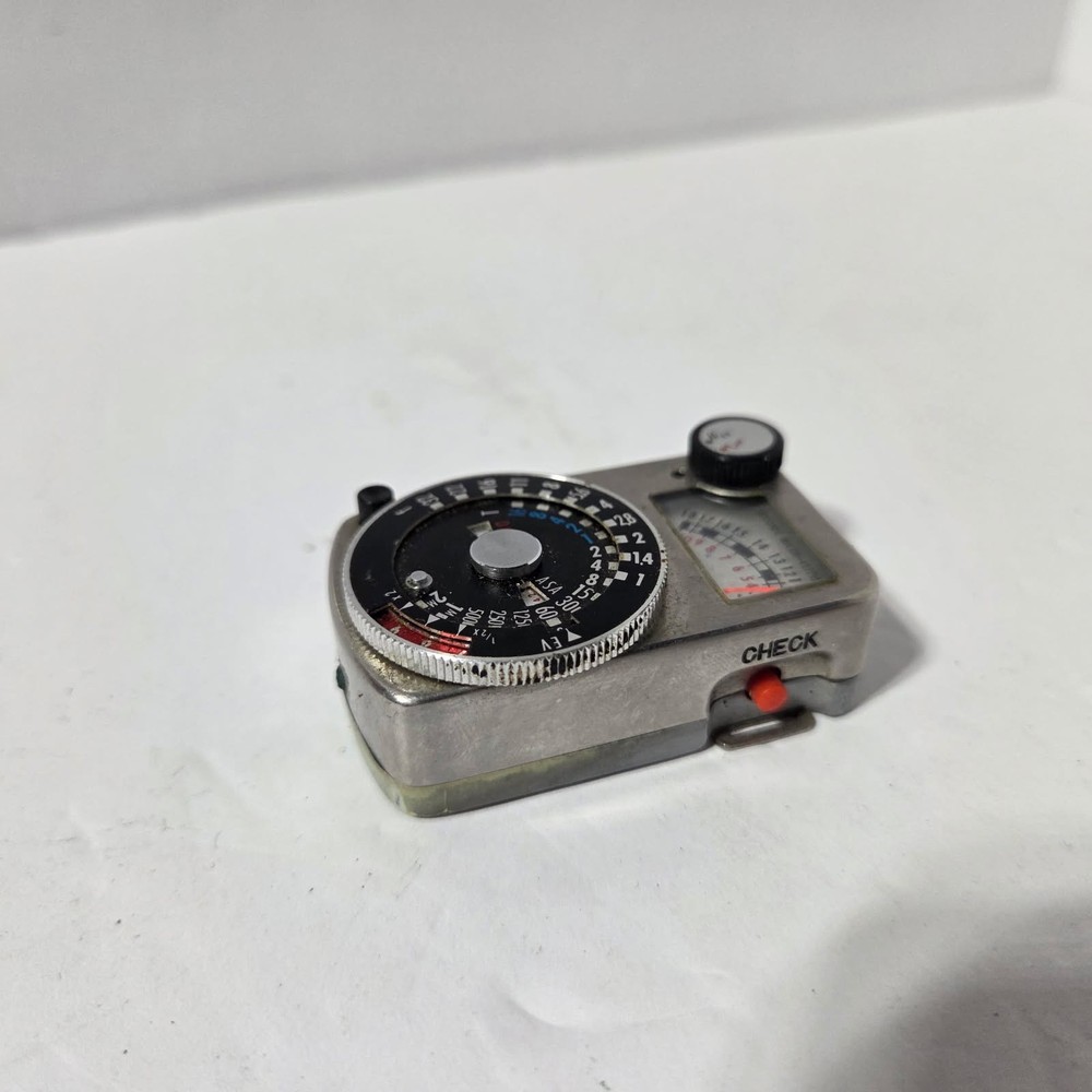 Vintage Sekonic Micro Clip-On Light Meter