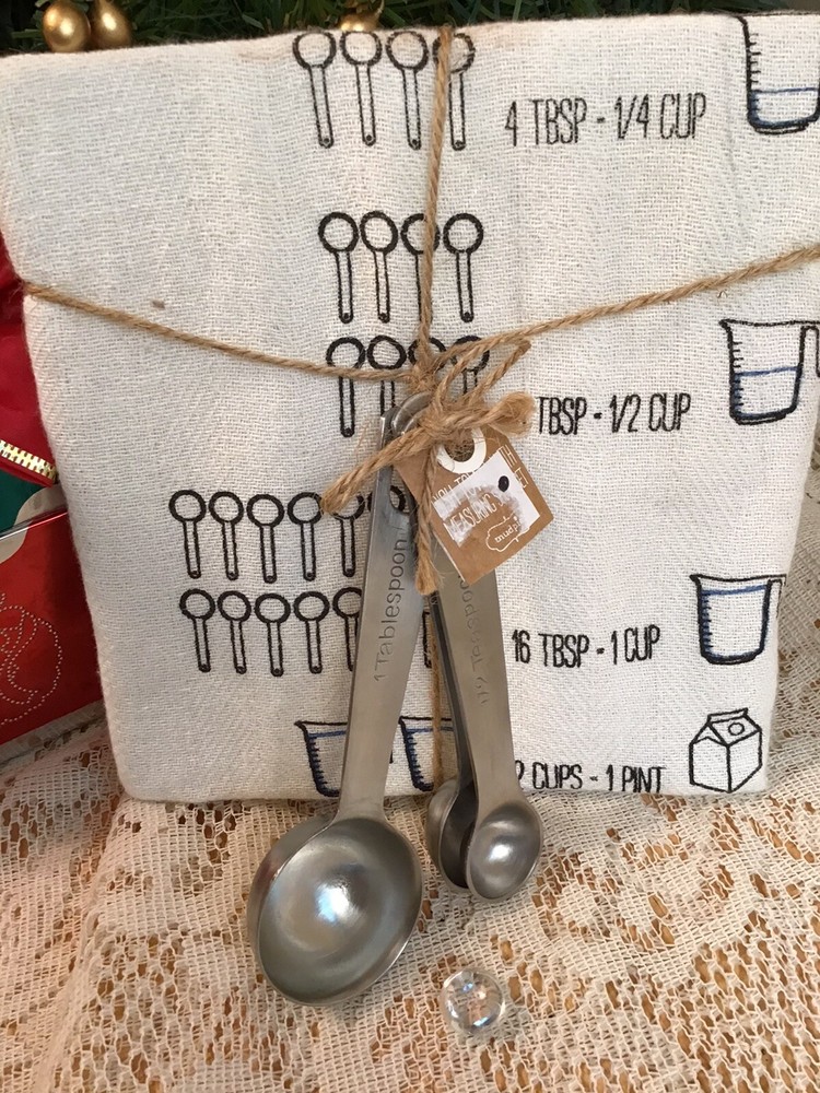 Mud Pie Home Baking Measuring Spoon Conversation Kitchen Towel Set