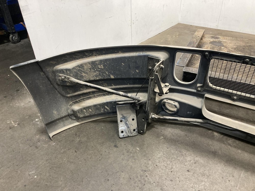 2008-2017 Mack CXU613 1 PIECE POLY Bumper - Used