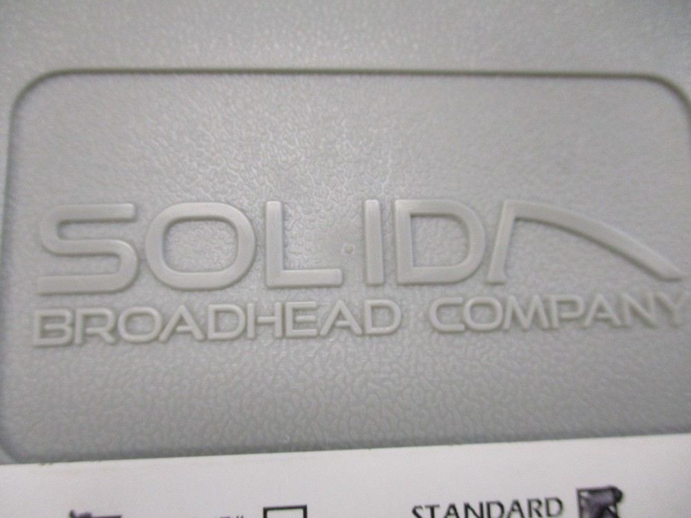 SOLID BROADHEAD ARCHERY 3/4" BLADE 100 GRAIN STANDARD THREAD SET OF (4)