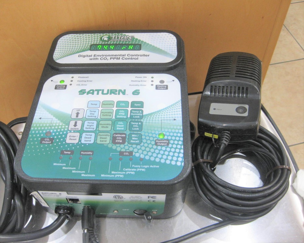 Titan Controls Saturn 6 - Digital Enviornment Controller With CO2 PPM