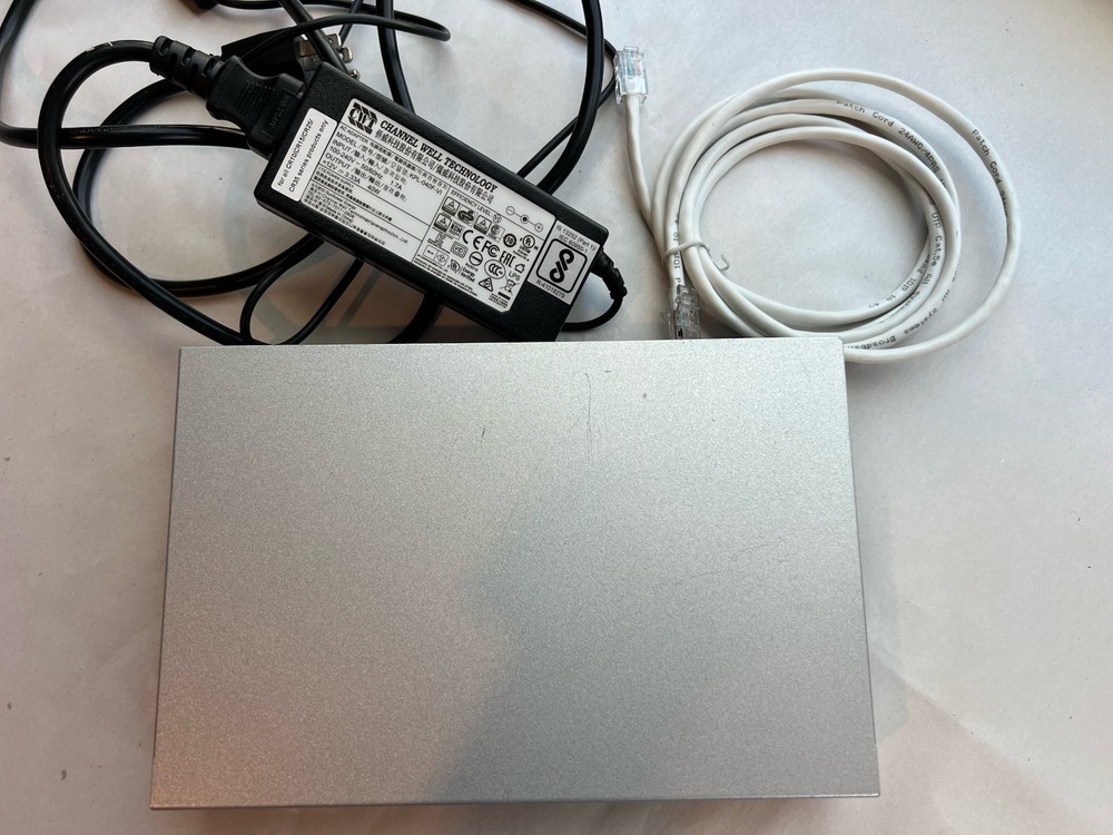Cyberoam CR15iNG Firewall Router